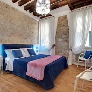  Apartament Charming Castello By Wonderful Italy Włochy